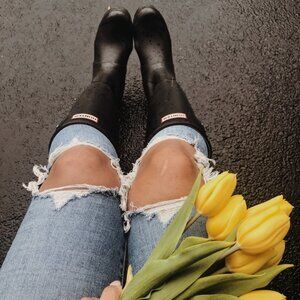 Levi’s 721 High-Rise Ripped Jeans